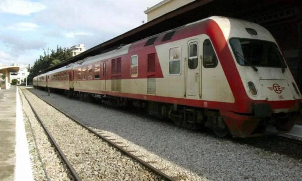 Σοκ στη Θεσσαλονίκη: Τρένο συγκρούστηκε με φορτηγό